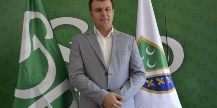 Husein Memić: Sramna odluka ministra da za vatrogasce ne primi ni jednog Bošnjaka