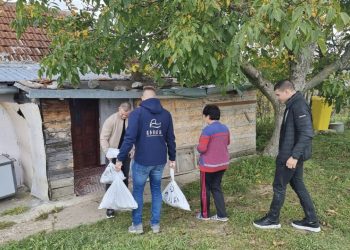 Humanitarci iz Beograda pomažu familijama iz Tutina