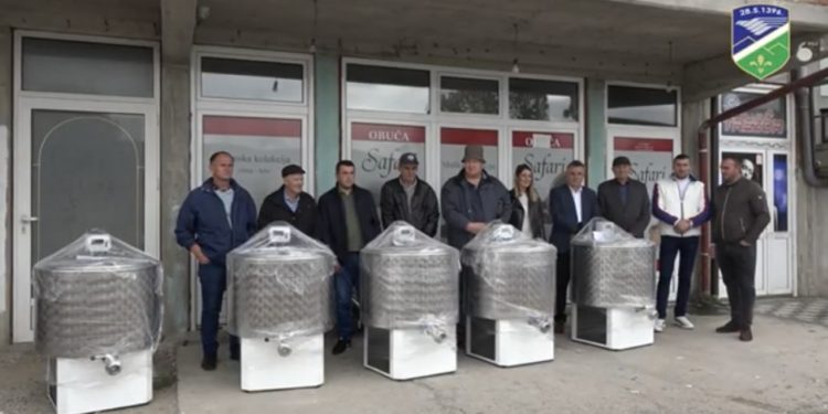 (VIDEO) Evropska Unija donirala 5 laktofriza tutinskim poljoprivrednicima