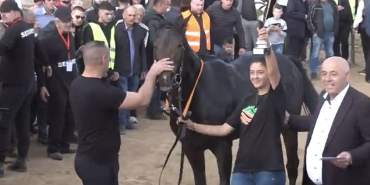 (VIDEO) Na hipodromu “Sandžak” u sjeničkom selu Raškoviće održane konjičke trke