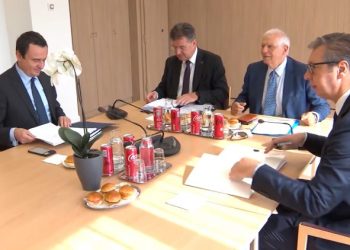 Nova.rs: Vučić postao glavni pregovarač za Kosovo mimo Ustava, Vlade i Skupštine