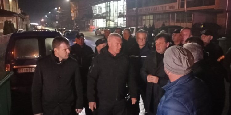 Ministri Vučević, Gašić i Memić na kritičnim tačkama u Tutinu