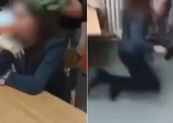 (VIDEO) Sramotno ponašanje učenika u Srbiji: Profesoricu snimali dok je maltretiraju i izmiču stolicu