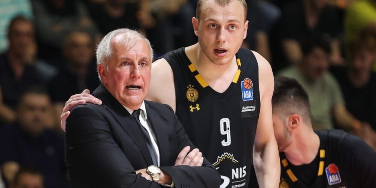 Talentovani košarkaš Alen Smailagić porijeklom iz Tutina, zbog povrede opet pauzira