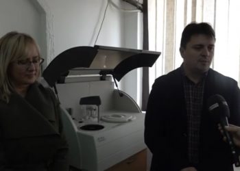 (VIDEO) Ministarstvo zdravlja doniralo tutinskom Domu zdravlja biohemijski analizator