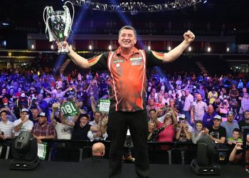 Tutinac  Mensur Suljovic  izvanredan  na Svetskom prvenstvu u  pikado dartsu u Londonu