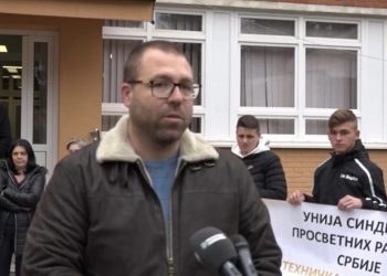 (VIDEO) U Tutinu održan protest prosvjetara protiv nasilja u školama