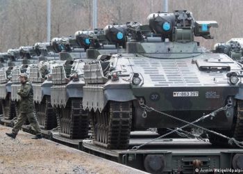 (FOTO) RAT SE NASTAVLJA. Jedanaest zemalja NATO-a obećalo donacije u oružju Ukrajini