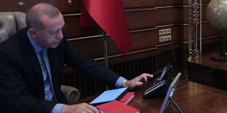 Erdoan će sutra telefonski razgovarati sa Putinom i Zelenskim,Rusi sa Iranskm dronovima bombardovali KIjev.
