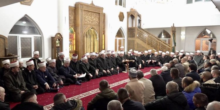 U Novom Pazaru održan sveopšti sabor Islamske zajednice Srbije na čijem je čelu reis Nasufović