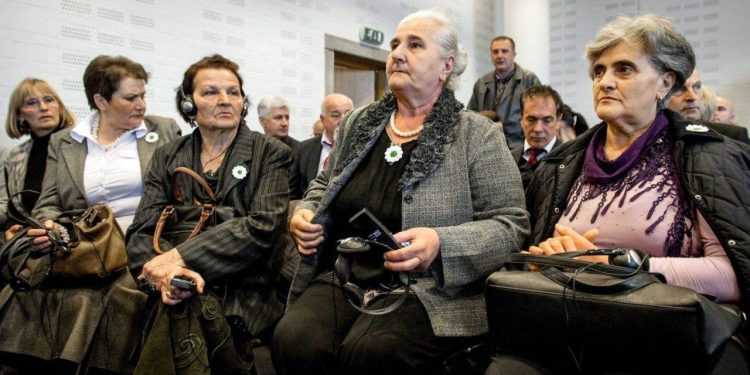 HOLANDIJA  do sada  isplatila 8,7 miliona eura srodnicima žrtava genocida u Srebrenici