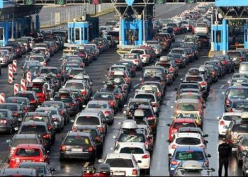 Kao i svake godine problemi naše dijaspore.Gužve na graničnim prelazima, čeka se i pet sati