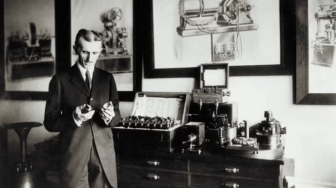 Na današnji dan 1943. godine preminuo je Nikola Tesla. Život slavnog naučika isprepleten je velikim otkrićima i misterijama, a jedna od njih je zašto se nikad nije ženio.