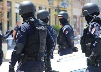 (VIDEO) Pogledajte kako pripadnici Mup-a  u akcijii hapse 14 osumnjičenih za prevare sa kriptovalutama