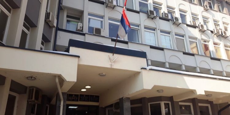 Tokom ponovljenog postupka za ubistvo za koje je prvostepeno osuđen na ukupno 12 godina zatvora,osudjnen na manje od 3 godine.