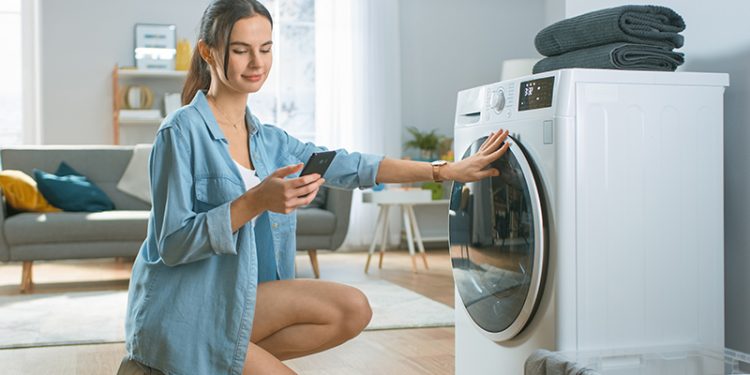 KAO NOV: Ako ste greškom obojili stvari u mašini, OVO su trikovi koji će im VRATITI STARU BOJU