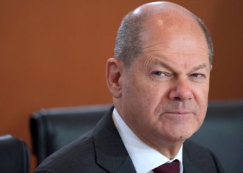 Ko u Nemačkoj zarađuje tri puta više od kancelara Šolca?