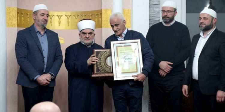Tutin: Obilježeno 30 godina postojanja  džamije na Kleču –  sjećanje na vakifa i inicijatora izgradnje džamije, rahmetli hadži Hajra Gusinca