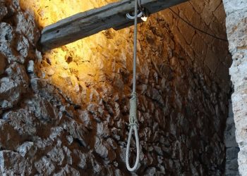 Novi Pazar: Muškarac 37 izvršio samoubistvo. Objesio se u svojoj kući