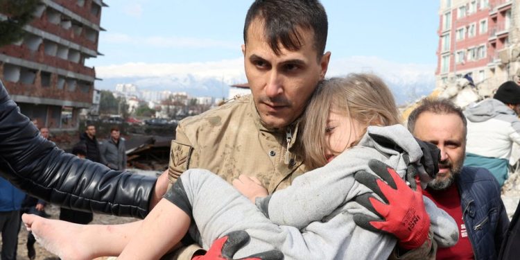 Državljanin Srbije medju stradalima u Turskoj. Dječak  Robin Pejaković (8) stradao u majčinom zagrljaju