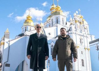 Američka nadmoć i podrška. Bajden u Ukrajini u sred ruske ofanzive na tu zemlju. “I Ukrajina opstaje. Demokratija opstaje. Amerikanci stoje uz vas, a svijet je uz vas”, rekao je američki predsjednik