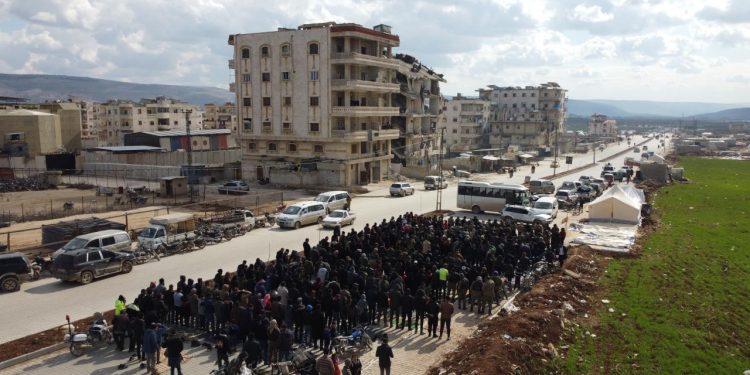 (FOTO GALERIJA) Dženaza u odsustvu širom svijeta za one koji su izgubili živote u zemljotresu. Dženaze namaz u odsustvu klanjale su se  i u sandžačkim džamijama