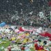 (VIDEO) DIRLJIVO, Svijet u suzama: Navijači turskog Bešiktaša bacili desetine hiljada igračaka na stadion, za djecu pogođenu  zemljotresima