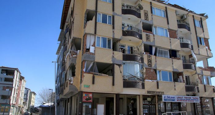 Turska:  KATASTROFALNE POSLEDICE, HITNO POTREBNO SRUŠITI  50.576  ZGRADA KOJE SU NEUPOTREBLJIVE. UKUPNO  225.000 STANOVA UNIŠTENO