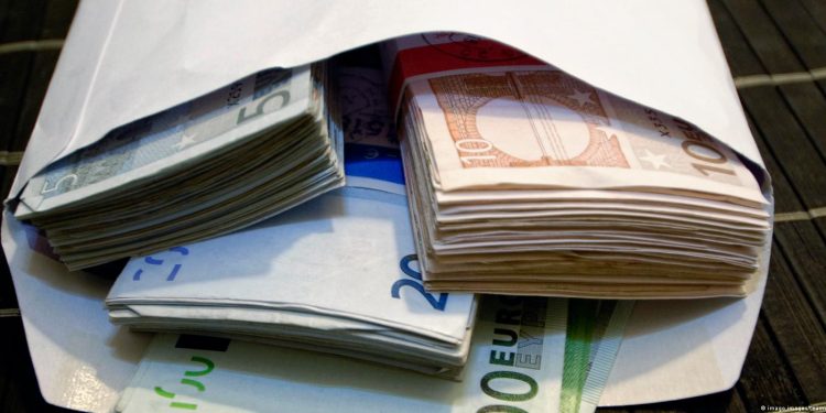 Nemačka je raj za pranje para. Procenjuje se se  radi o sto milijardi evra godišnje koji se operu u Nemačkoj.