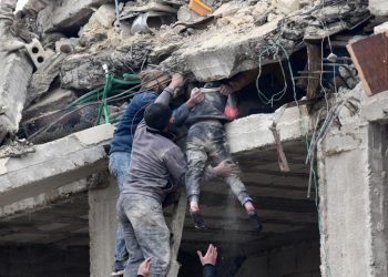 ČUDO U TURSKOJ: Otac i ćerka nađeni živi posle 132 sata u Gazijantepu, kao i mladić u Hataju (FOTO)