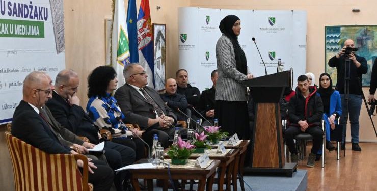 U  sali Bošnjačkog nacionalnog vijeća, sinoć je održana tribina pod nazivom „Sandžak u medijima – mediji u Sandžaku“ povodom obilježavanja Dana novinara Sandžaka.