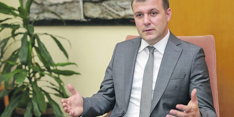 MINISTAR MEMIĆ :  Ove godine izgradiće se  četiri omladinska centra po evropskim standardima u Nišu, Subotici, Somboru i Novom Pazaru