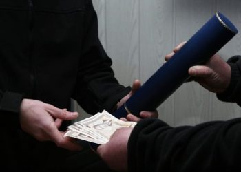 Prodavali lažne diplome, biće objavljena imena svih vlasnika laznih diploma. Tokom akcije uhapšeno deset dekana i profesora