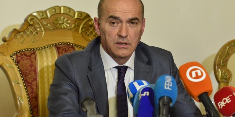 Sadžaklija dr Škrijelj izašao kao pobjednik u višegodišnjoj borbi sa Sebijom Izetbegović koja je sa suprugom Bakirom godinama vladala Bosnom (VIDEO)