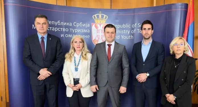 Memić potpisao ugovore sa predstavnicima Novog Pazara, Niša, Subotice i Sombora o uspostavljanju omladinskih centara